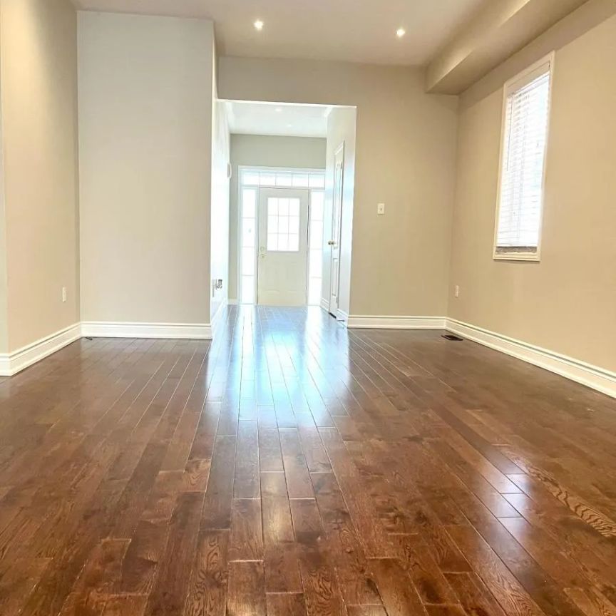 1261 BLENCOWE CRESCENT - Photo 1