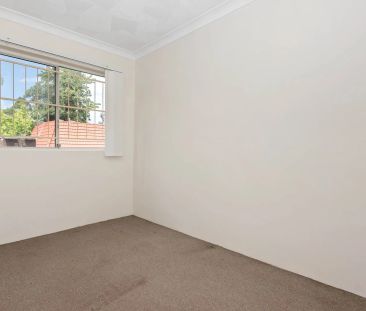 Cosy two Bedroom Apartment in Great Location - Photo 5