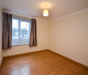 2 bed flat to rent in St. Keverne Square, Kenton, NE5 - Photo 2