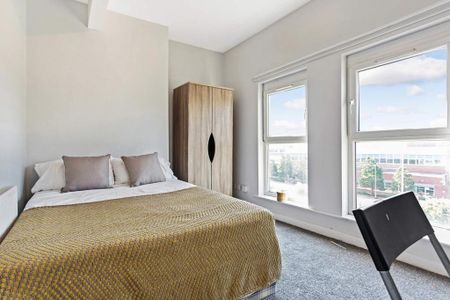 4 bedroom flat to rent - Photo 5