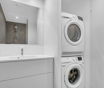 Moderne 4-værelses lejlighed med altan og udsigt i Nørresundby - Photo 4