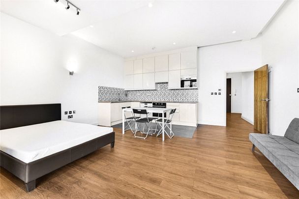 Weir Road, London, SW19 flat to rent - Photo 1