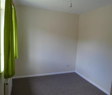 2 bedroom semi-detached house to rent - Photo 5