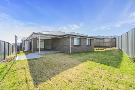 3 Bedroom Low Maintenance Duplex - Photo 2