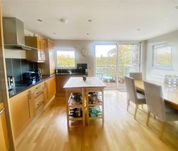 4 bedroom semi-detached house to rent - Photo 5