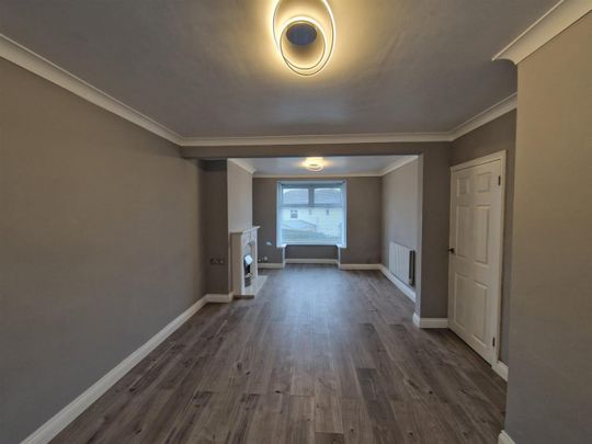 Lydford Avenue, St. Thomas, SA1 8DX, Swansea - Photo 1