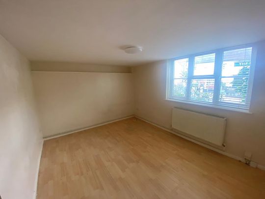 Available 1 Bed Flat - Ground Floor - Photo 1