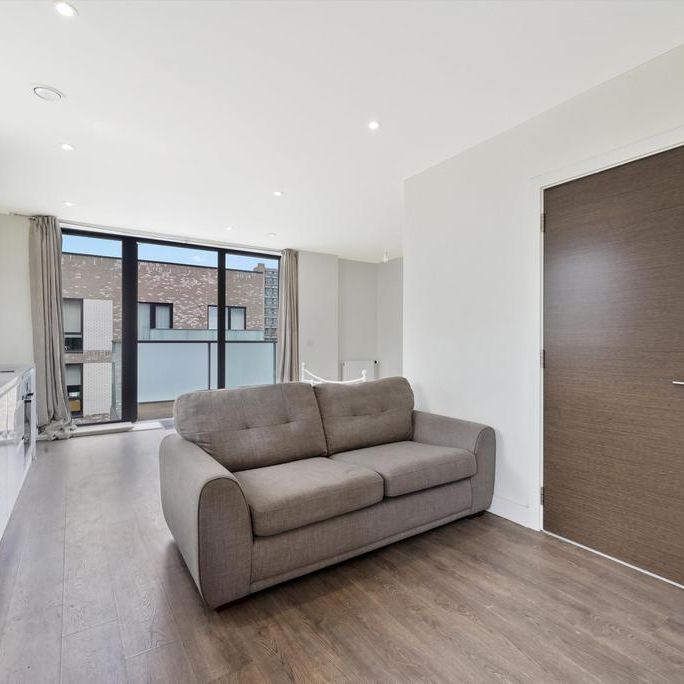 Studio to rent - Photo 1