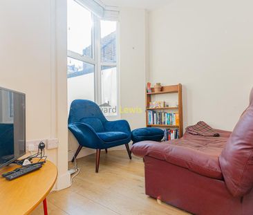 3 bedroom flat to rent - Photo 2