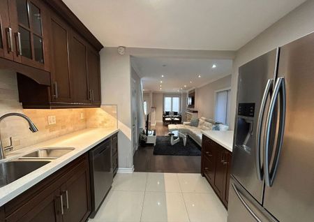 For Lease - 14 Henning Avenue, Toronto, Ontario - Photo 5