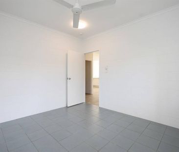 3 Bedroom Air Conditioned Home - Fully Fenced - Photo 1