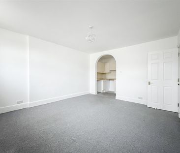 Marina, St Leonards, TN38 0BU - Photo 2