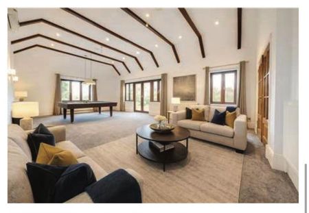 Woodhill, Send - 4 bedrooms Property for lettings - Seymours - Photo 2