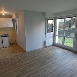 Appartement Crepy En Valois 1 pièce(s) 31.02 m2 - Photo 2