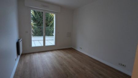 location Appartement F4 DE 102.8m² À NEUILLY SUR SEINE - Photo 2