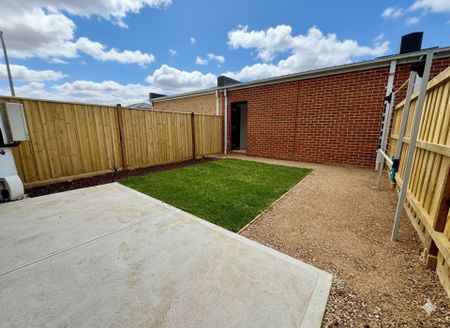 Modern Comfort Meets Effortless Living - Photo 5