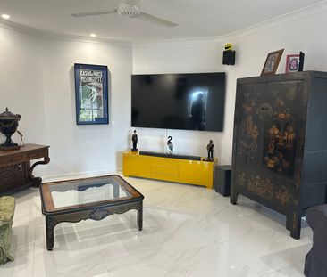 Fully Furnished | Utilities Included | Stunning Views - Photo 2