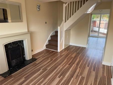 3 bedroom semi-detached house to rent - Photo 2