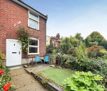 2 bedroom end of terrace house to rent - Photo 5