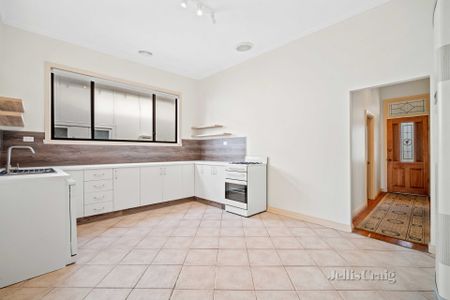5 Moyle Street, Ballarat Central - Photo 3