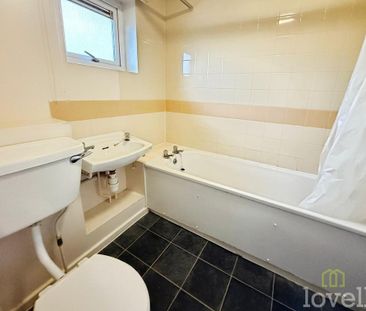 2 bedroom semi-detached house to rent - Photo 4