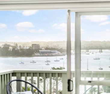 SUN DRENCHED WITH SEAVIEWS - BEACH HAVEN - Photo 2