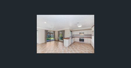 "A Treat on Trembath Street – 3x bedroom Kirwan home" - Photo 4