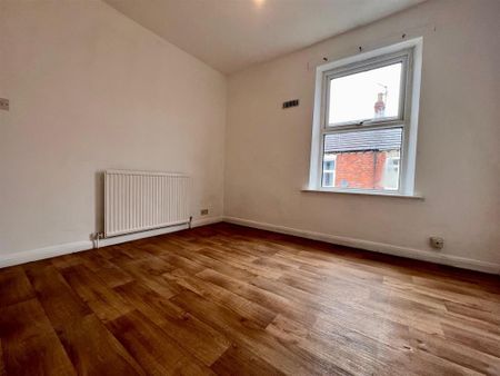 2 bedroom detached house to rent - Photo 3