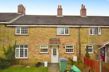 3 bedroom terraced house to rent - Photo 2