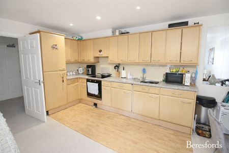 2 bedroom apartment to rent - Photo 4