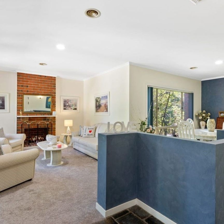 Stylish & Spacious Home in a Family-Friendly Neighbourhood - Photo 1