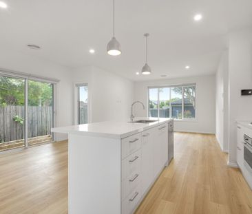 10 Logan Street Frankston VIC - Photo 1