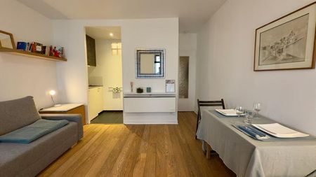 Rue Tholozé - Photo 3