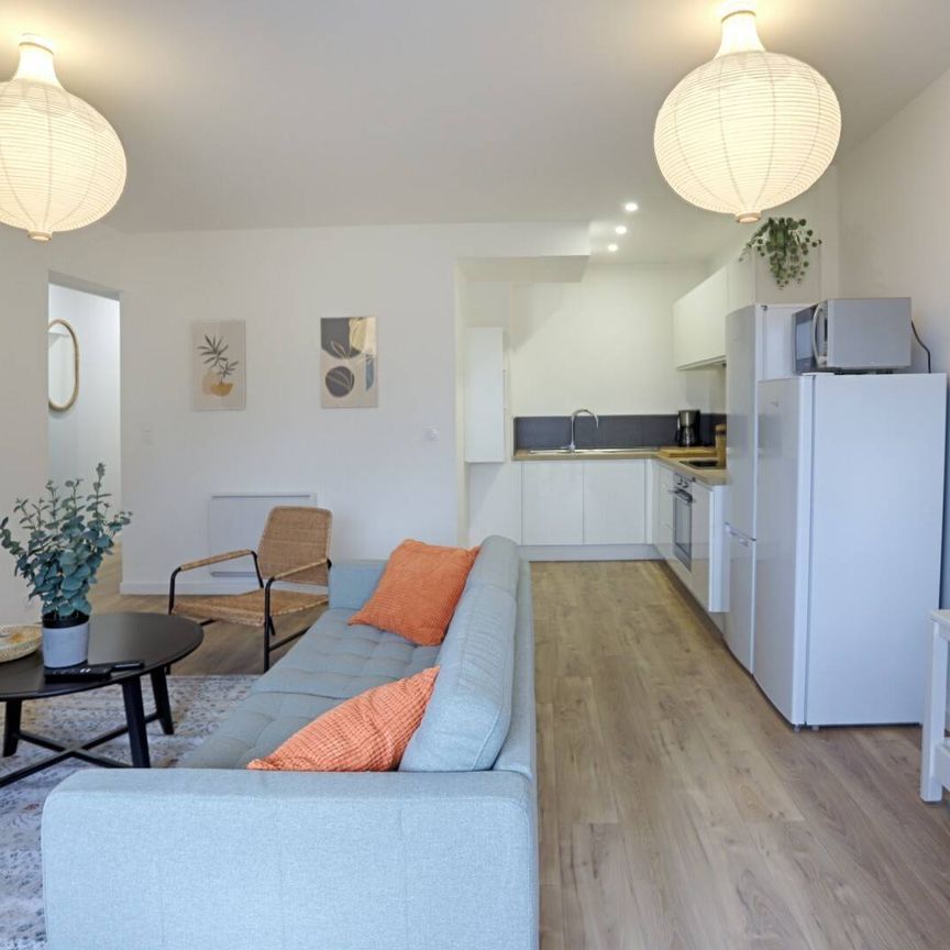 LONGCHAMP F - Photo 1