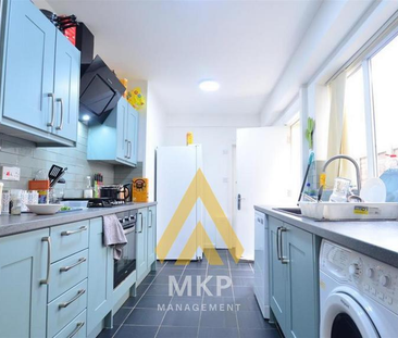 4 bedroom terraced house to rent - Photo 4