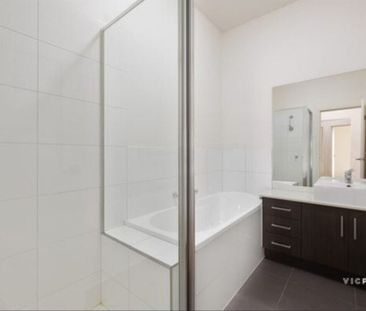 Mitcham - Photo 1