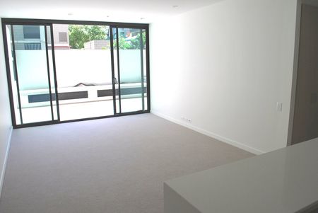 G10/70 Queens Road, Melbourne VIC 3004 - Photo 3