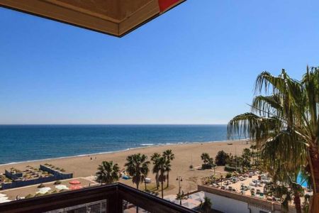 3 bedroom luxury Apartment for rent in Torremolinos, Andalusia - Photo 4