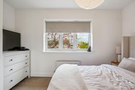 2 bedroom semi-detached house to rent - Photo 4