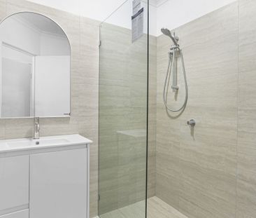 Modern Sophistication in the Heart of Hawthorne - Photo 6