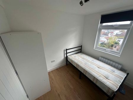 Scotland Green Road Room 5 - Photo 4