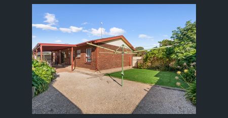 IMMACULATE NORTH SOUTH FACING HOME ON A CORNER ALLOTMENT IN THE DESIRABLE 'CRICKETER'S ESTATE' - NOW AVAILABLE FOR RENT! - Photo 4