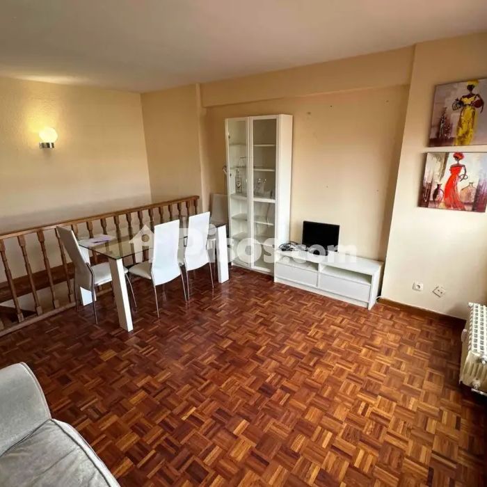 Dúplex en alquiler en Avenida de Ordoño II - Foto 1