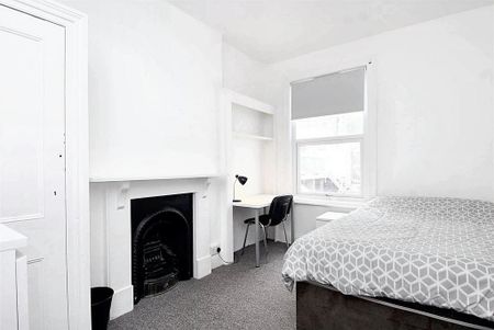 4 bedroom house to rent - Photo 2