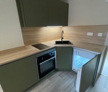 Studio Flat, Princes St, RG1 - Photo 4