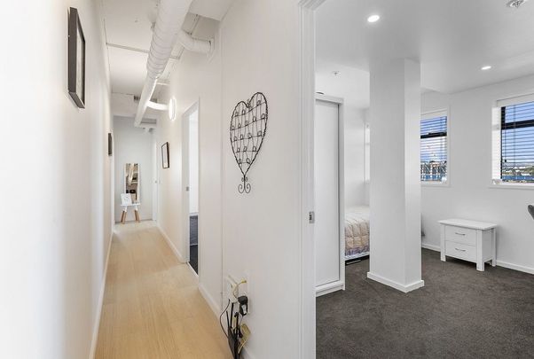 Prime Location - 4-Bedroom Home in Thorndon Quay, Pipitea - Photo 1