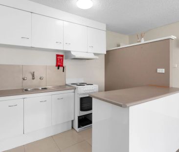 Bright One Bedroom Unit in Prime Queanbeyan Location - Photo 5