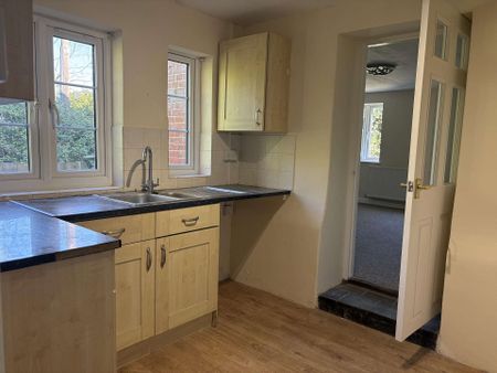 2 Bedroom Semi Detached Rural Cottage. - Photo 3