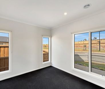 🏡 Brand New 3-Bedroom House in Eynesbury - Photo 2