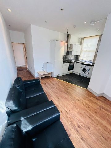 Room in a Shared Flat, Lewisham, SE13 - Photo 4